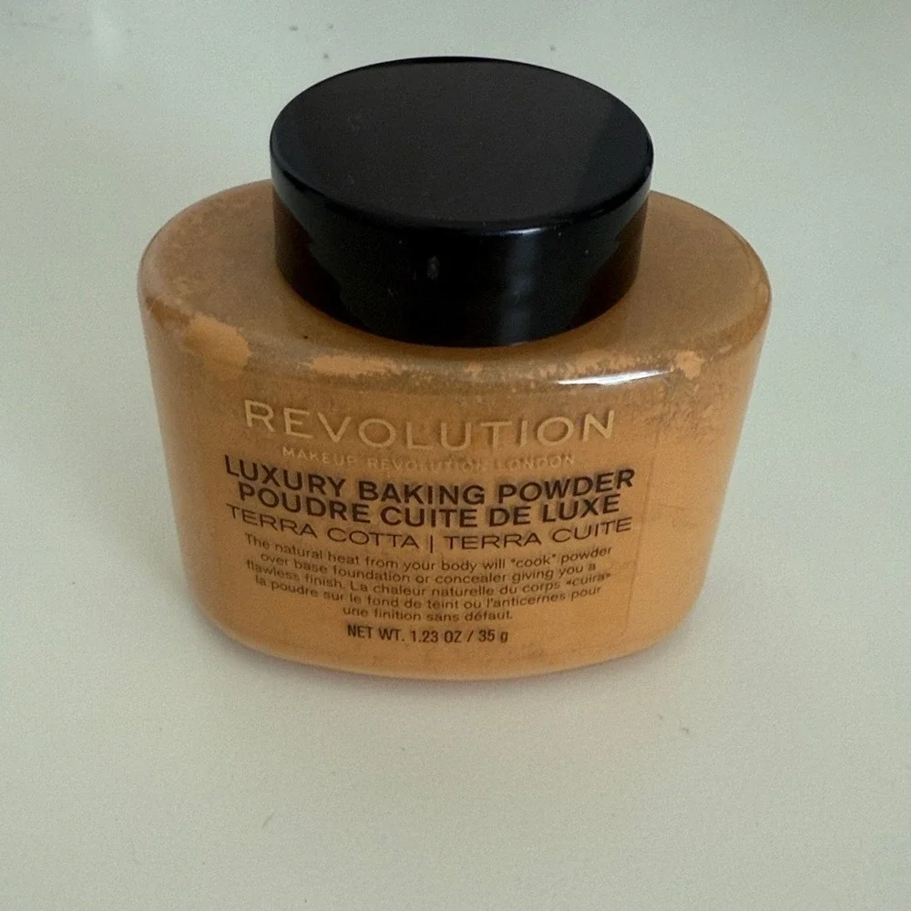 Makeup Revolution Luxury Baking Powder Terra Cotta 1.23 oz‎ 35g Women